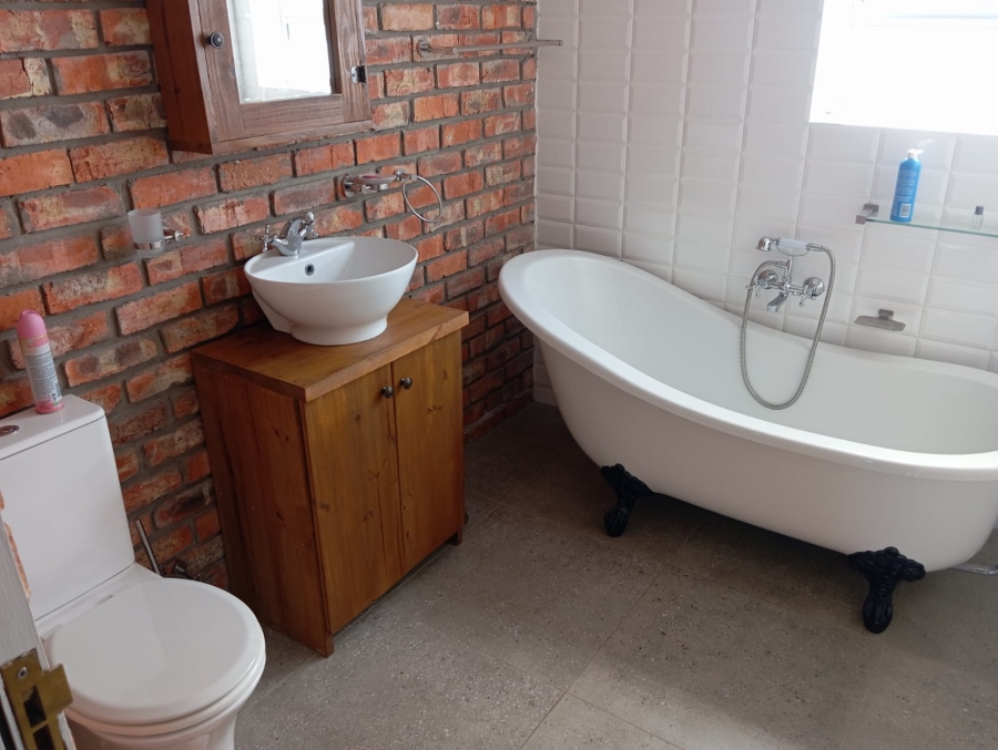 To Let 3 Bedroom Property for Rent in Cannonville Eastern Cape